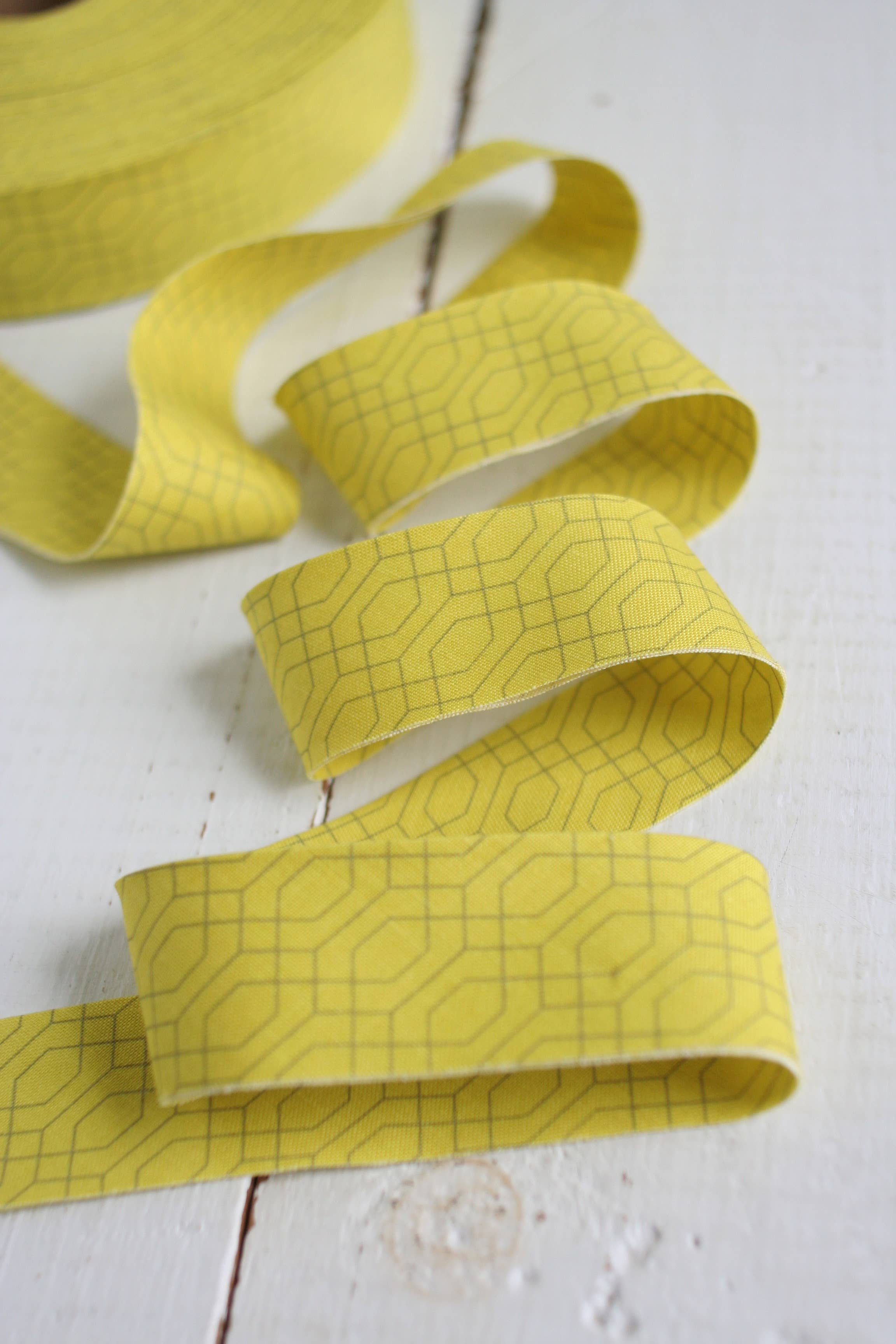 2.5" Bias Quilt Binding // Citron Lattice // Bessie Pearl