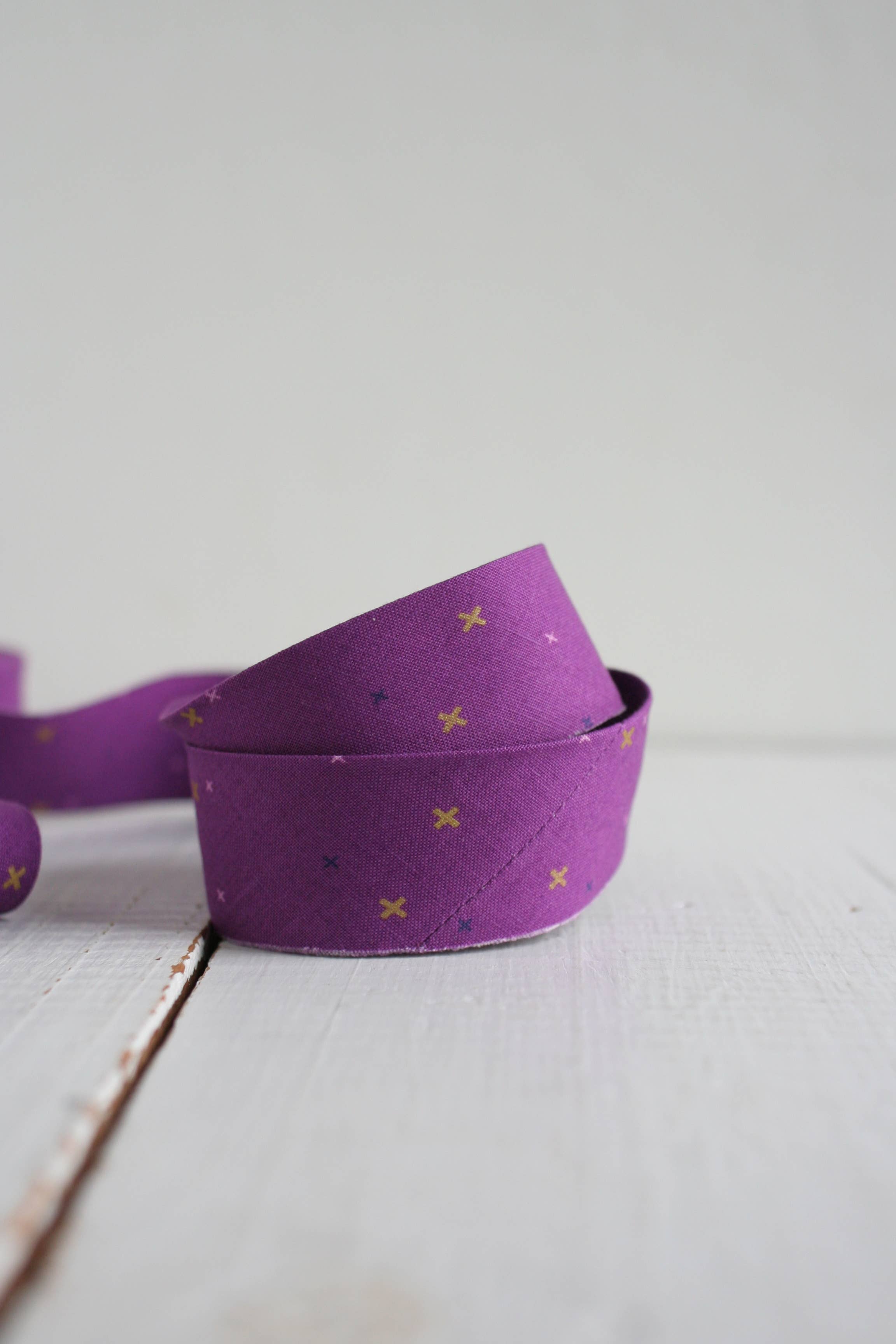 2.5" Bias Quilt Binding // Sparkler Eggplant Metallic // Bessie Pearl