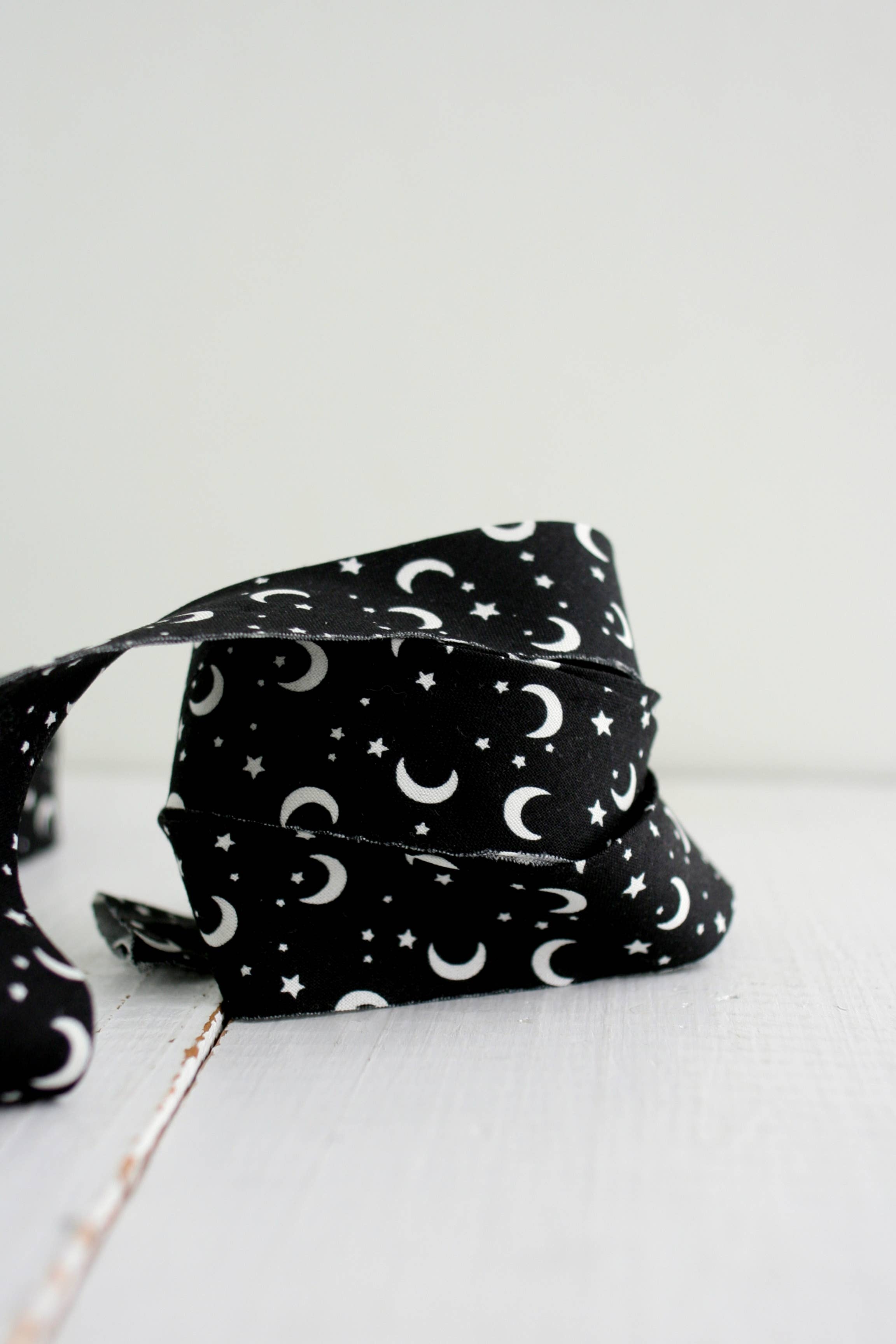 2.5" Bias Quilt Binding // Moon & Stars GLOW IN THE DARK // Bessie Pearl