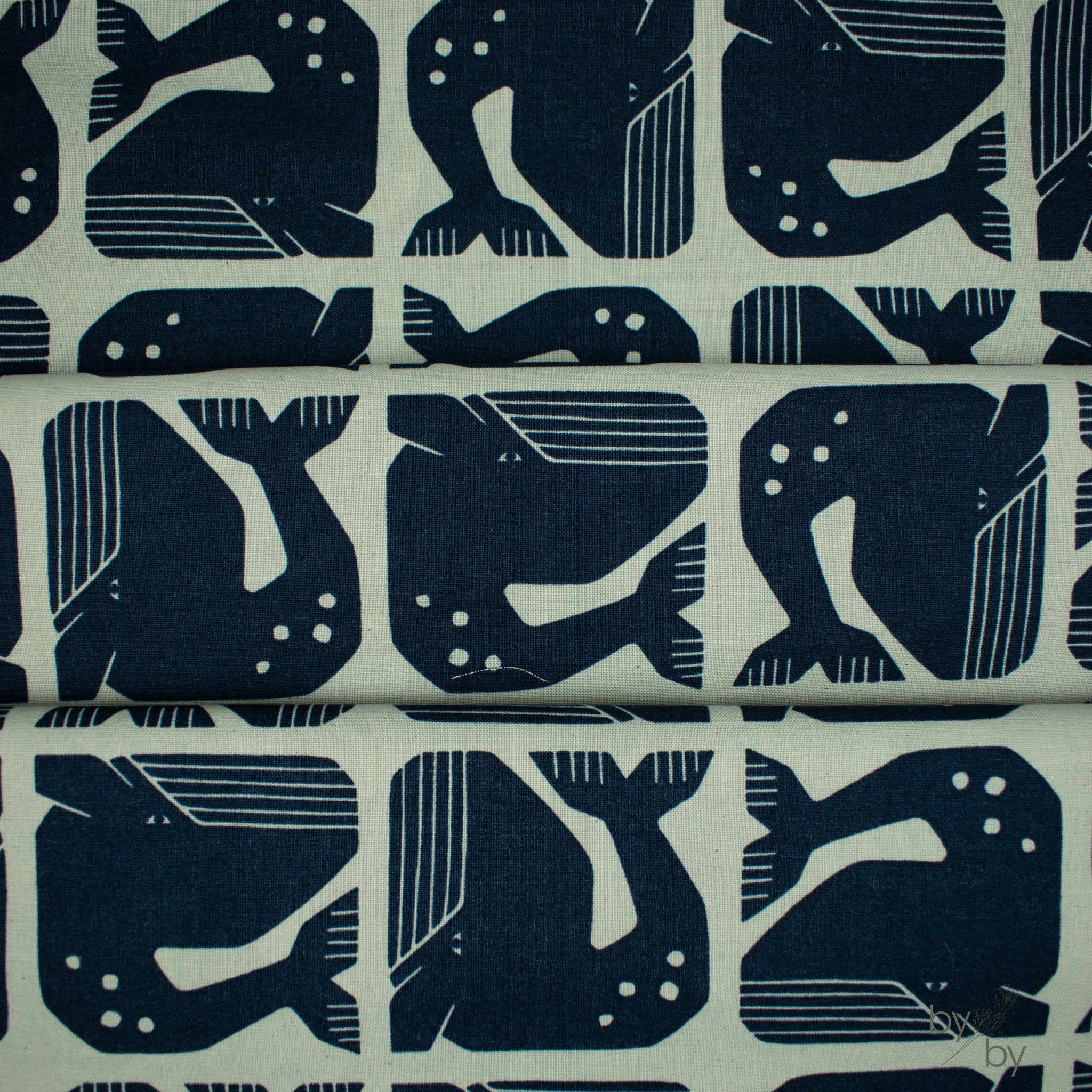 By the Seaside II // Grumpy Whale - Blue Gray Unbleached // Loes van Oosten