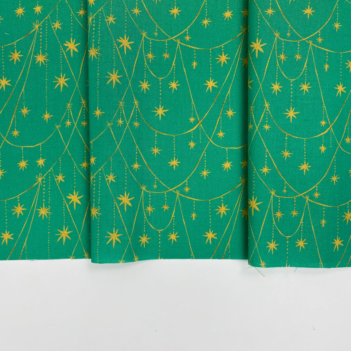 Holly Jolly // Star Garland // Faye Guanipa