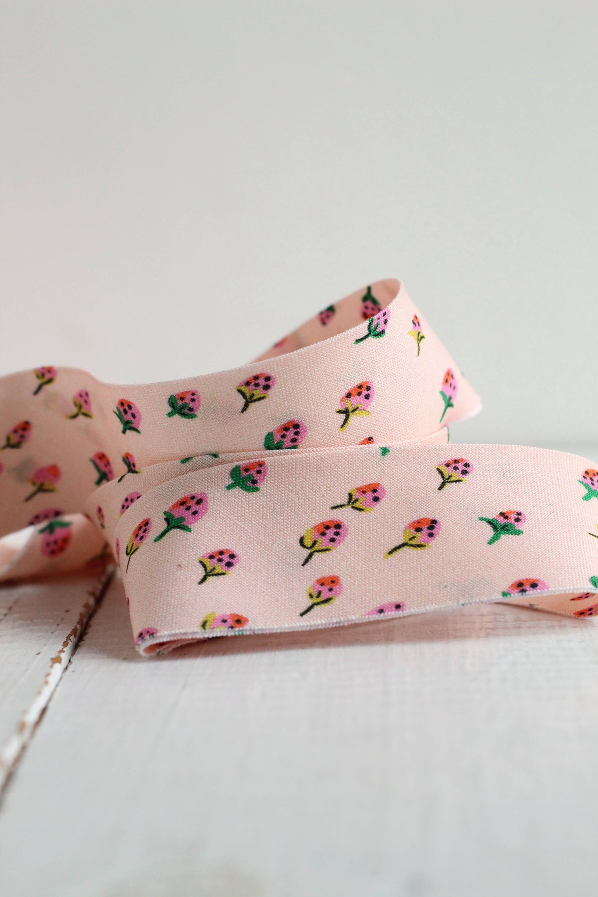 2.5" Bias Quilt Binding // Field Strawberries in Blush
