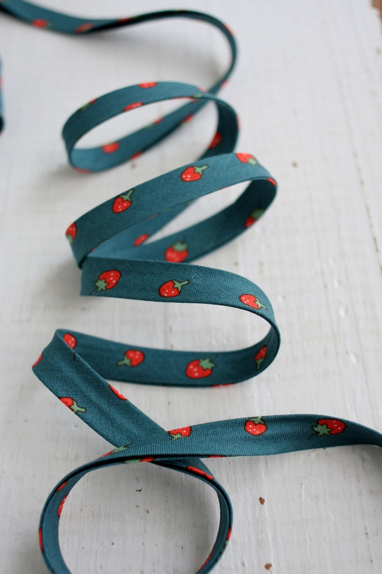 1/2" Double Fold Bias Binding // Blue Strawberry // Bessie Pearl