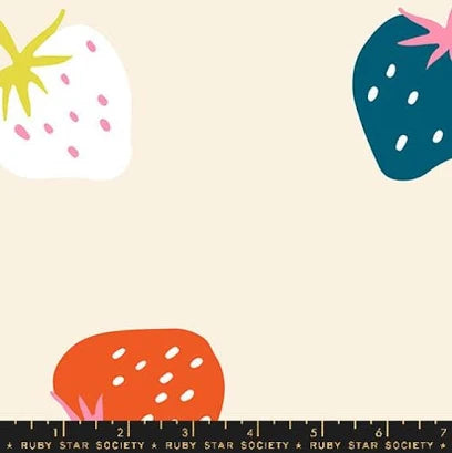 108" WIDEBACK Strawberry //  // Kim Kight